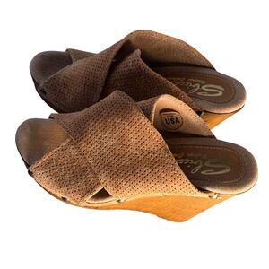Sbicca Vintage Collection Tan Perforated Suede Platform Wedge Sandals 9M 40